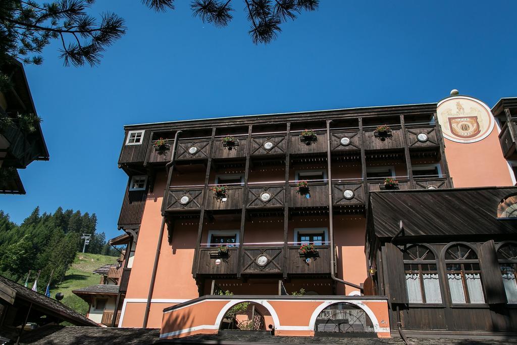 Hotel Posta R.T.A. Madonna di Campiglio Luaran gambar