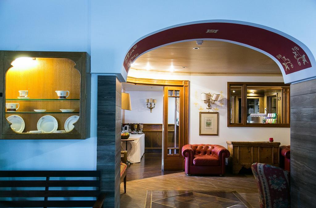 Hotel Posta R.T.A. Madonna di Campiglio Luaran gambar