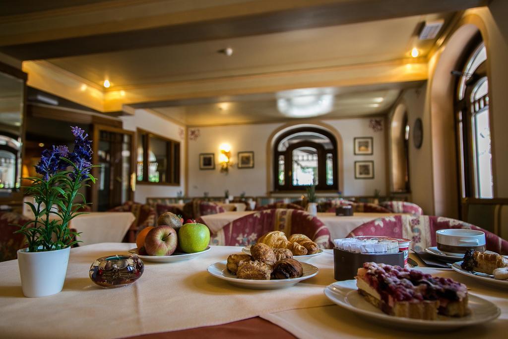 Hotel Posta R.T.A. Madonna di Campiglio Luaran gambar