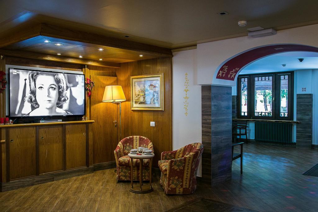Hotel Posta R.T.A. Madonna di Campiglio Luaran gambar